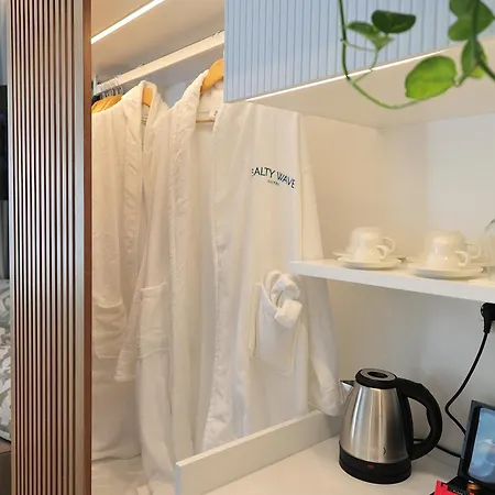 Otel Salty Wave İskados