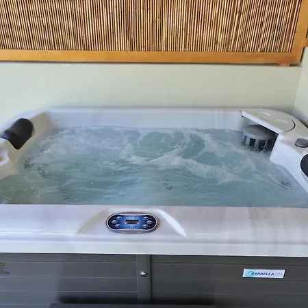 Salty Wave Otel İskados