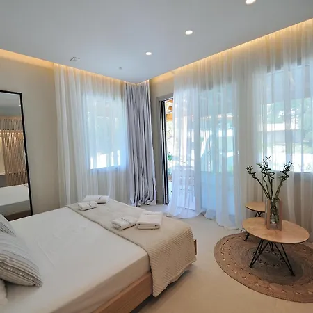 Salty Wave Hotel