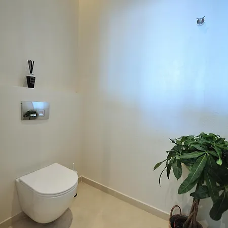 Hotel Salty Wave