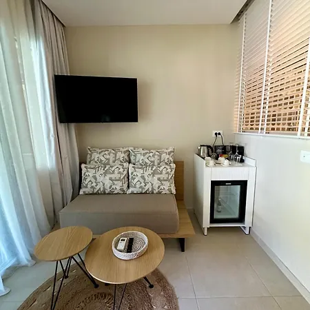 Otel Salty Wave İskados