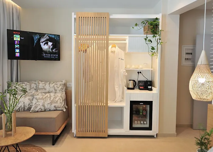 Salty Wave * Skiathos Town