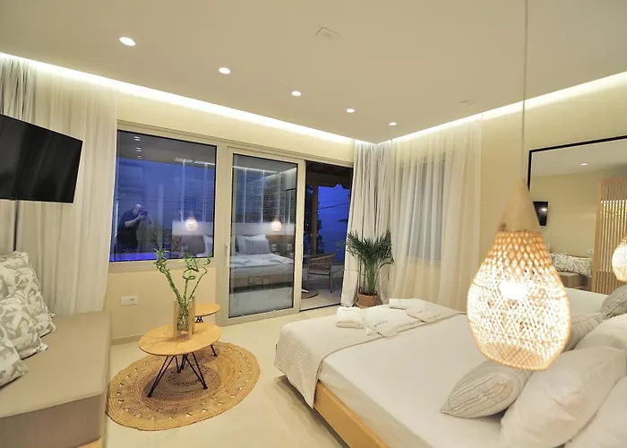 Salty Wave Hotel Skiathos Town