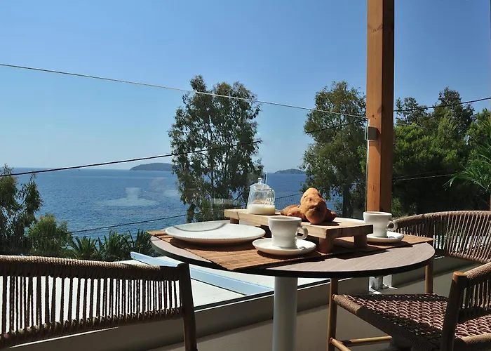 Salty Wave * Skiathos Town